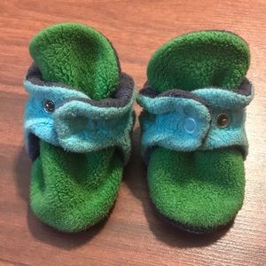 Zutano fleece booties